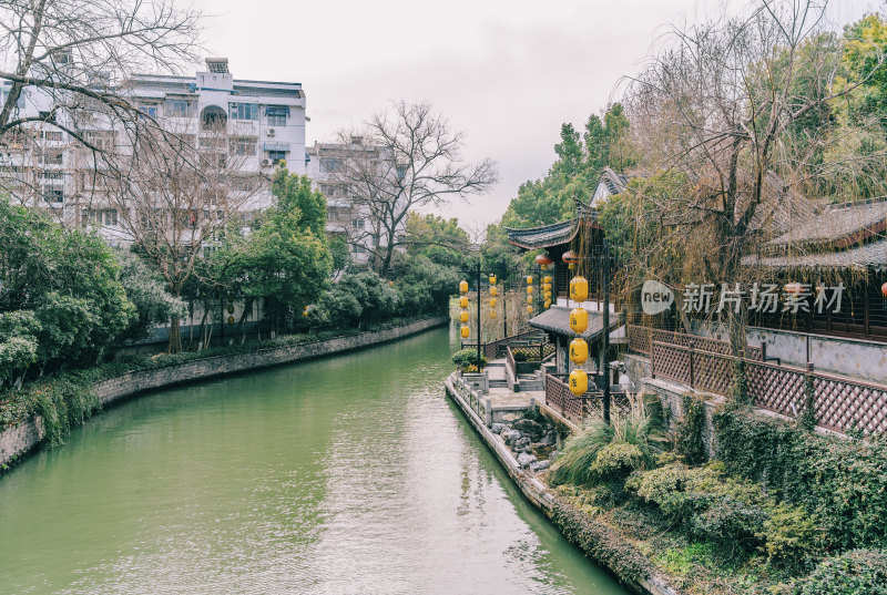 江苏南京秦淮河岸的建筑