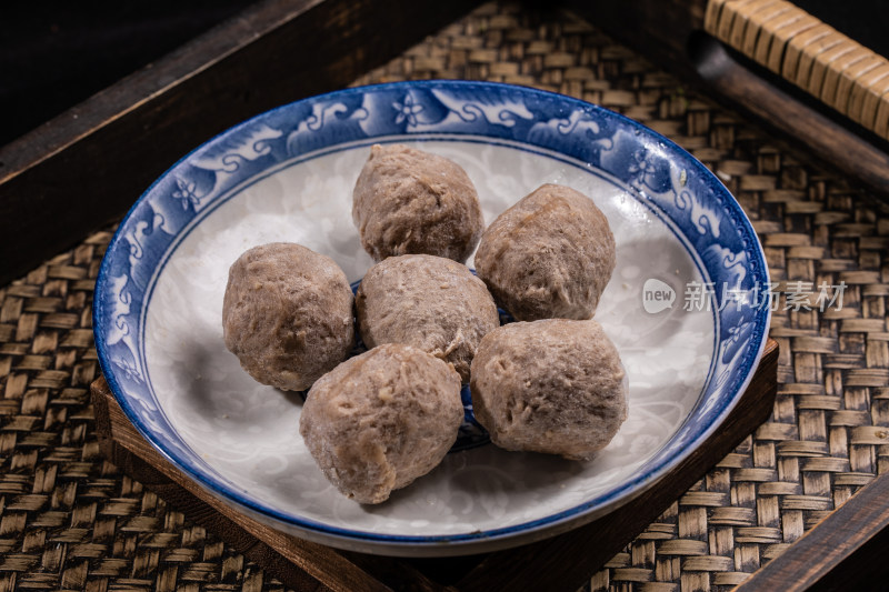 火锅烫菜牛肉丸美食