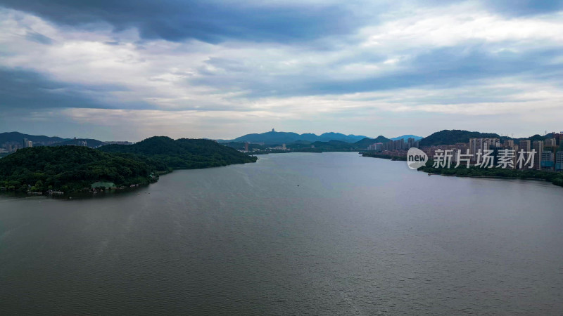 航拍湖北黄石磁湖风景区