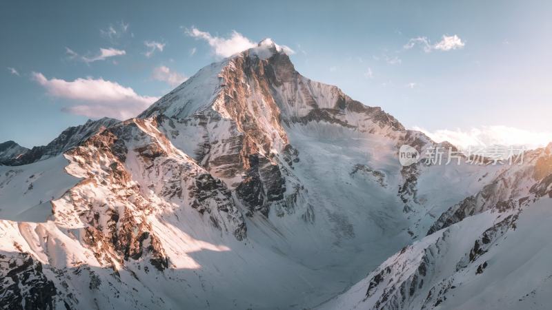 航拍雪山美景