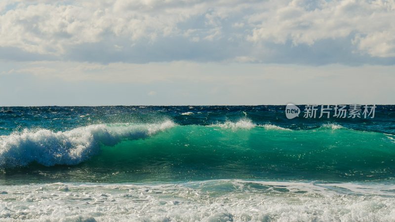 大海浪花巨浪浪潮汹涌海浪波涛汹涌