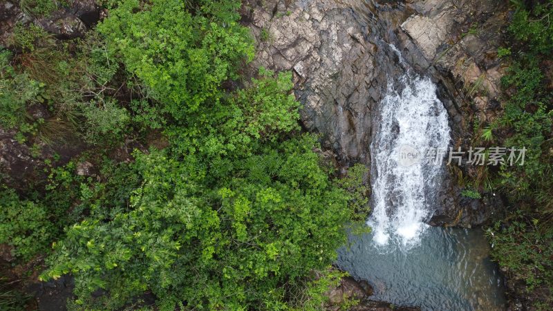 广东东莞：银瓶山森林公园清溪景区瀑布