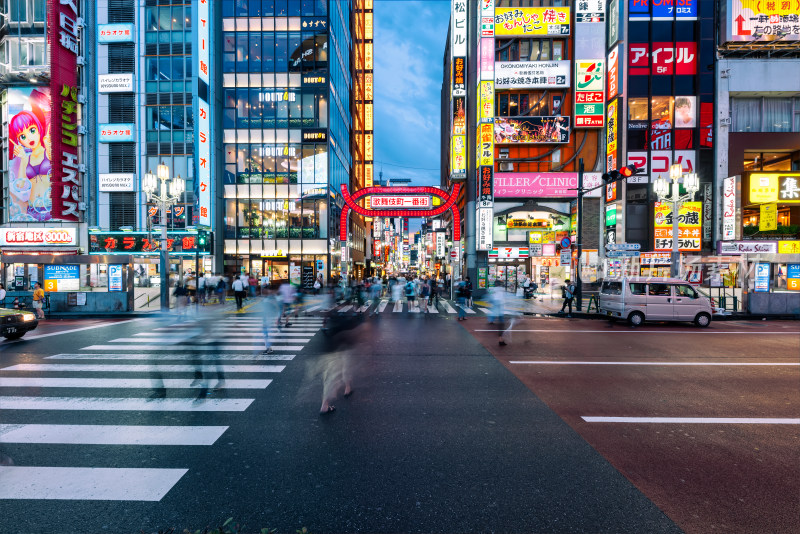 日本东京歌舞伎町一番街街景