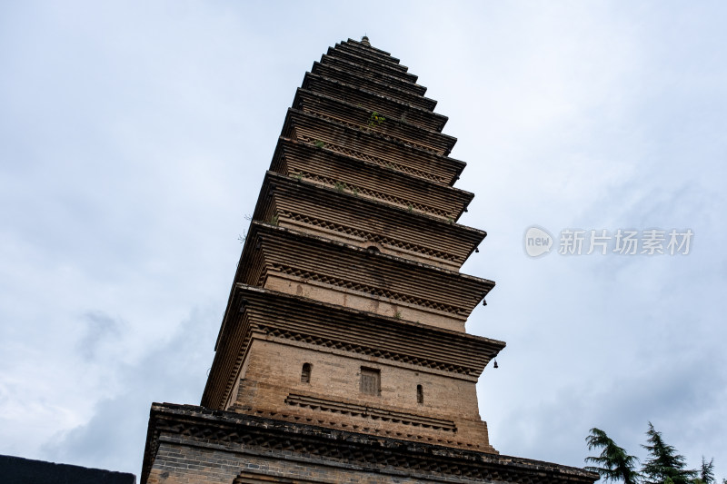 河南三门峡宝轮寺塔