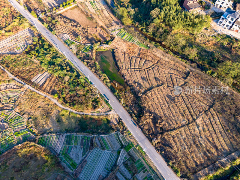 航拍大山乡村公路农田