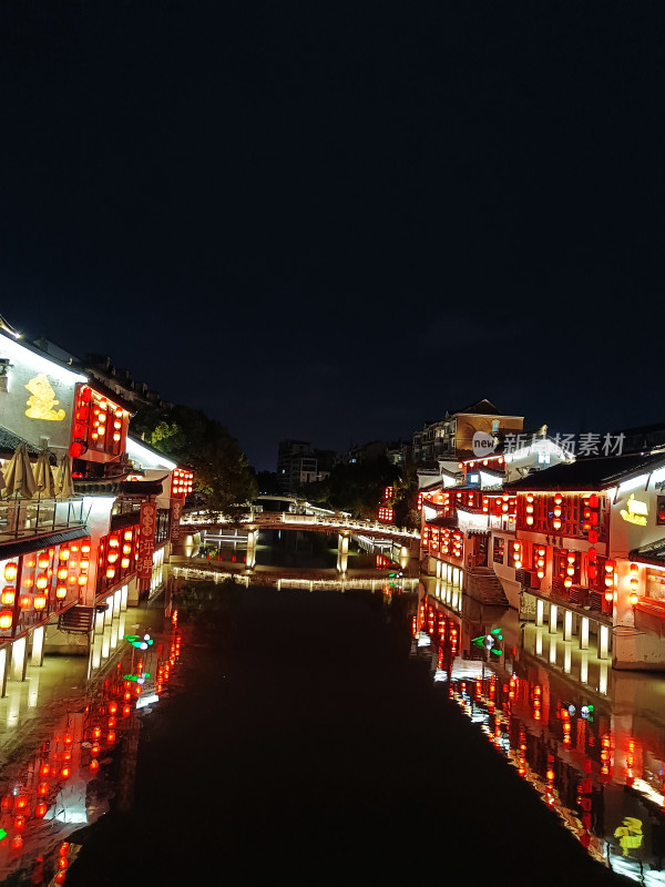 上海七宝老街夜景街道静谧城市古镇河边