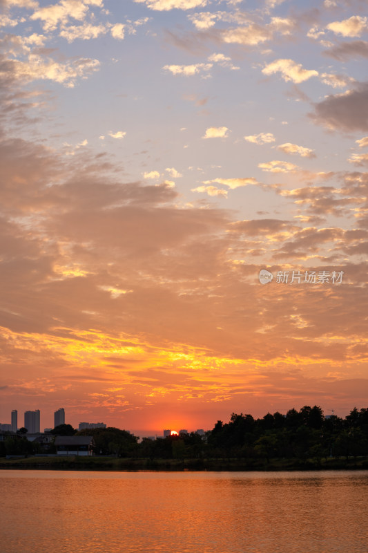 湖北武汉金银湖夕阳景色