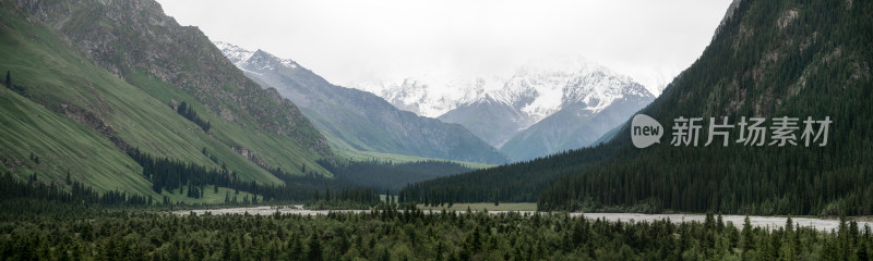 中国新疆夏特古道风景