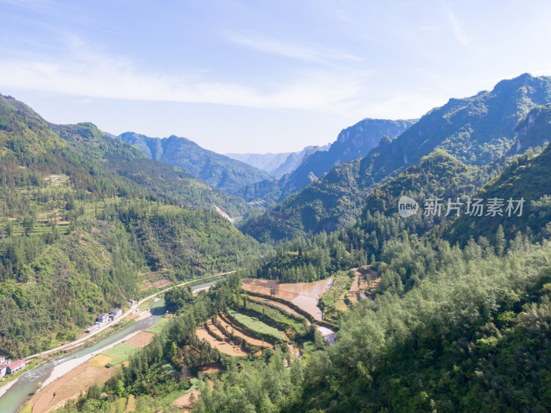 大自然崇山峻岭风景航拍图