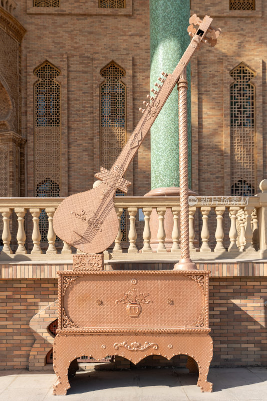 户外大型民族乐器雕塑