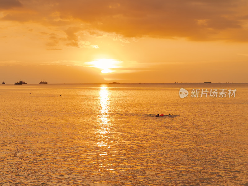 黄昏，广西北海金滩日落时分景色