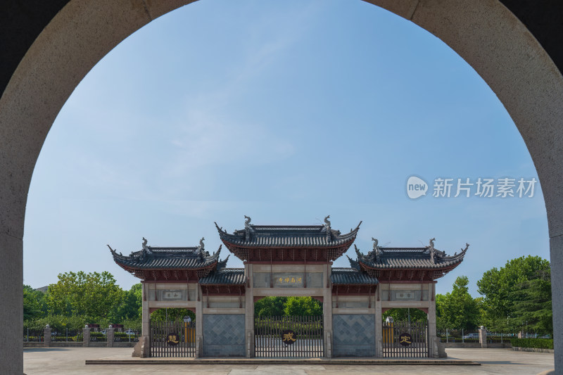 夏季白天苏州张家港河南禅寺牌坊