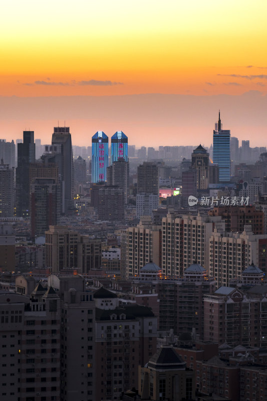 哈尔滨夜景地标性建筑龙塔