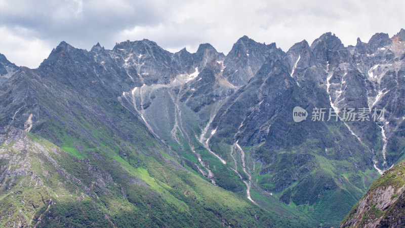 四川阿坝理县理小路自驾游沿途高山雪山