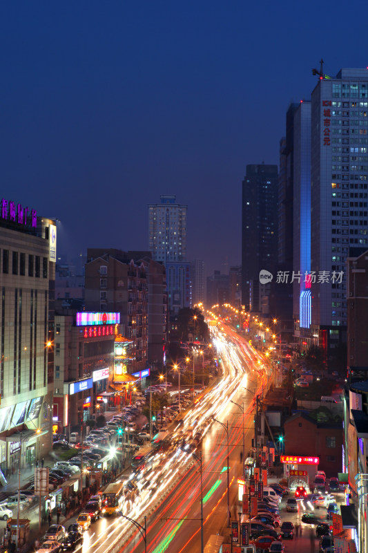 大连城市风光夜晚霓虹灯下大楼外景