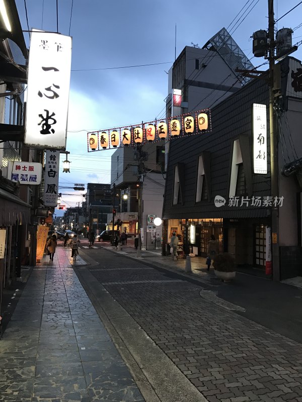 日本奈良街边夜景