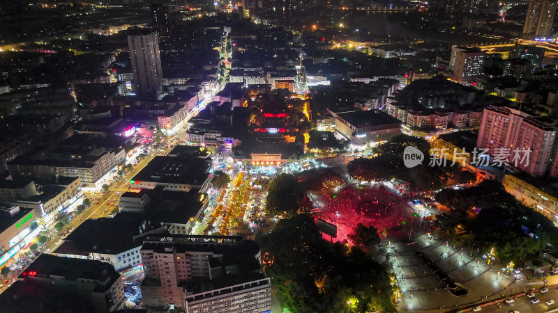 四川德阳德阳文庙广场夜景航拍图