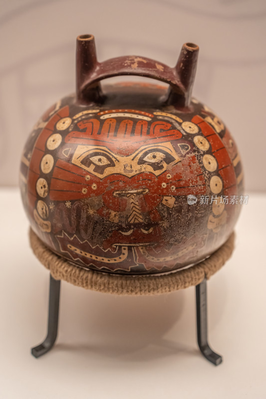 秘鲁安东尼尼教育博物馆纳斯卡彩绘人面陶瓶