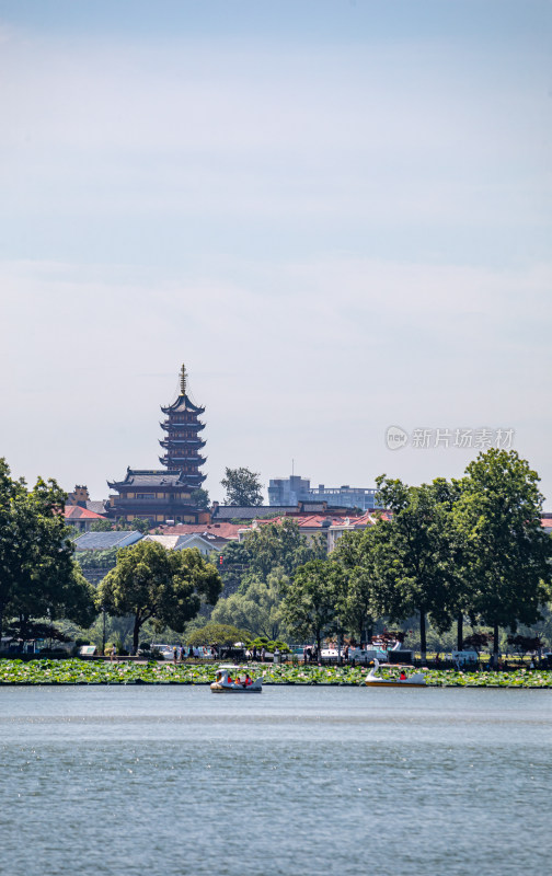 南京玄武湖鸡鸣寺