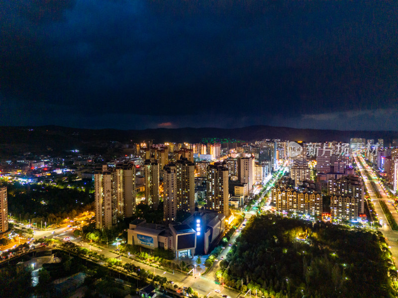 甘肃定西城市夜景航拍图