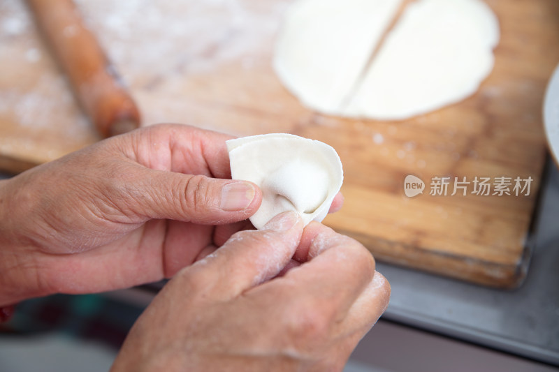 包馄饨餐饮制作手部特写