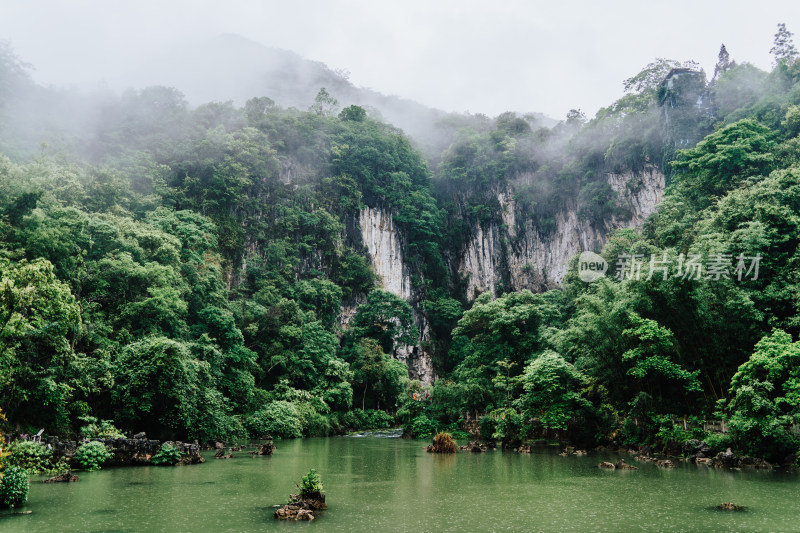 安顺龙宫风景区