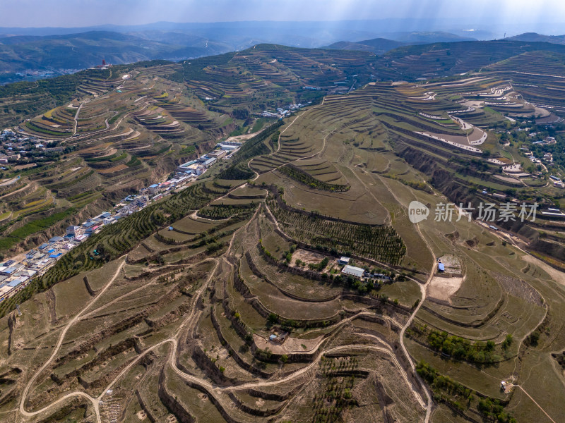 西北地区山区高山种植航拍图