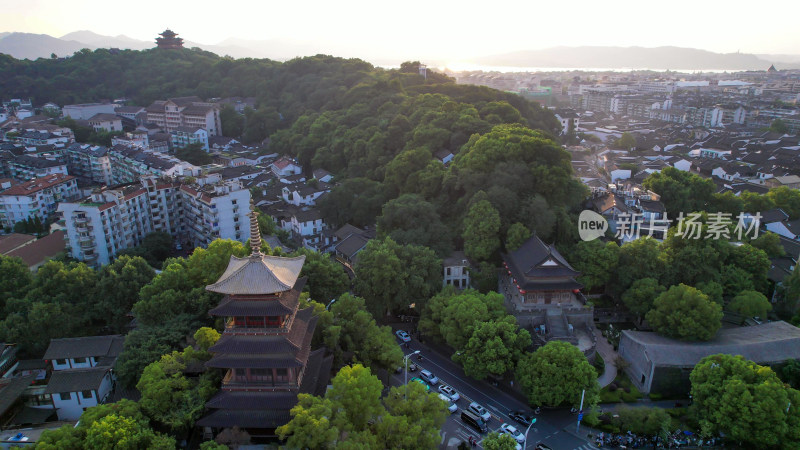 杭州河坊街城隍阁航拍图