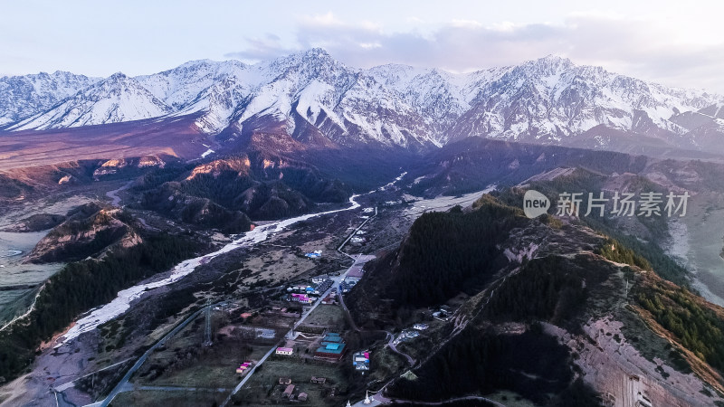 中国祁连山冬季雪景航拍