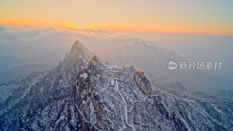 河南洛阳老君山雪景