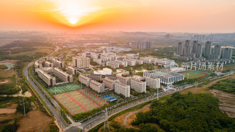 夕阳下的中国地质大学（武汉）未来城校区