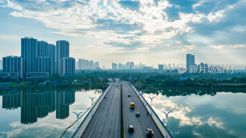 湖北武汉金银湖联通桥晨光风景