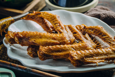 中式美食卤味鸭翅