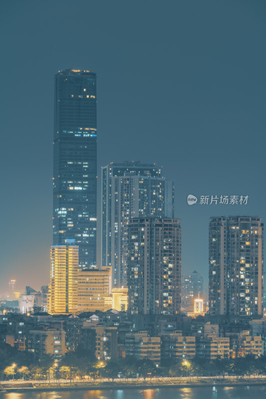 柳州市中心超高层大厦夜景