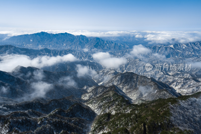 山脉大雪云海航拍辽阔高远壮观背景自然风景