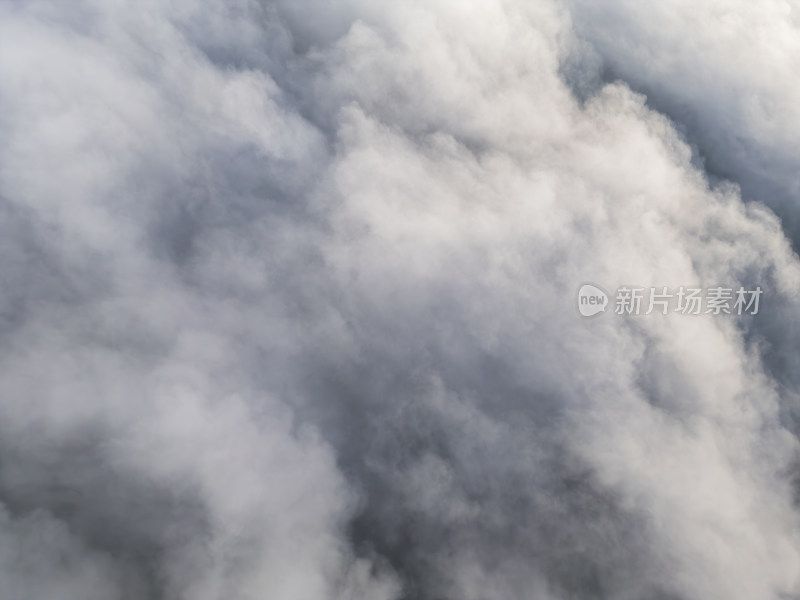 高空俯瞰壮观云海景象