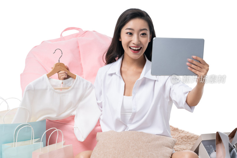年轻女子网上购物