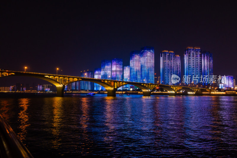 长沙市湘江夜景地标建筑灯光秀