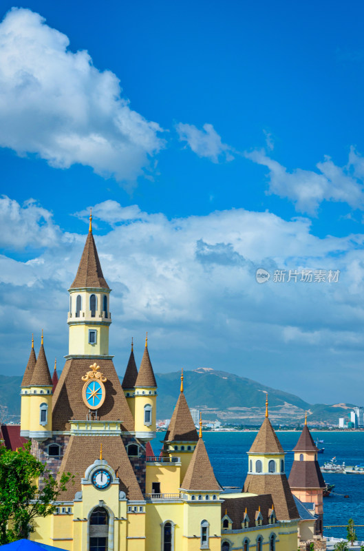 越南芽庄珍珠岛滨海欧式古堡尖顶建筑群