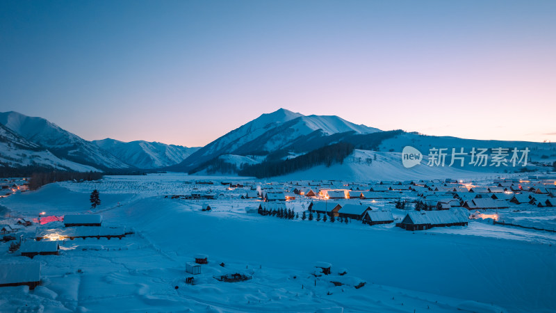 新疆冬季骑马 禾木冬天 禾木雪景 雪地马