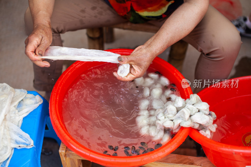 蚕丝织造技艺（余杭清水丝绵制作技艺）