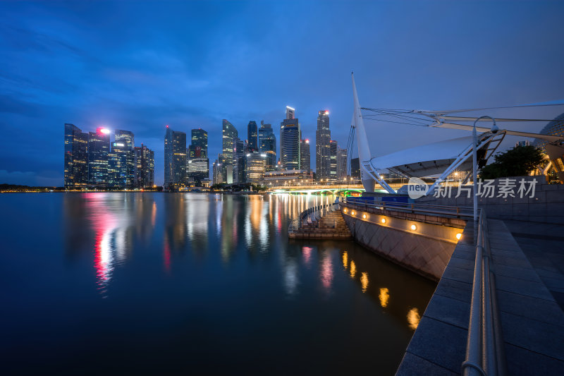 新加坡滨海湾金沙海滨奥林匹克蓝调夜景