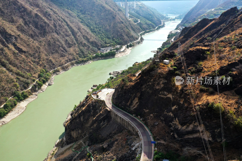 香格里拉上虎跳峡