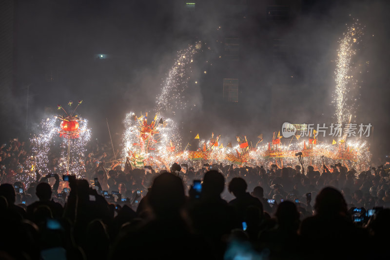 广东梅州中国非遗顺丰火龙狂舞夜焰火龙腾