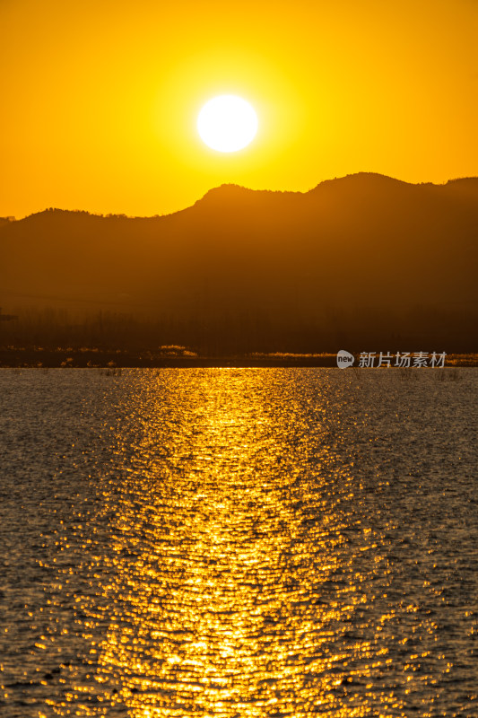 山东济宁邹城孟子湖黄昏日落景观