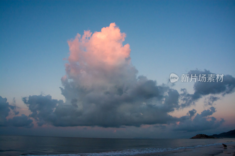 海边天空晚霞云彩景观