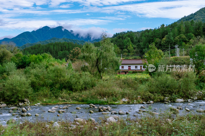 汉中留坝火烧店镇秦岭深处的山水田园风光