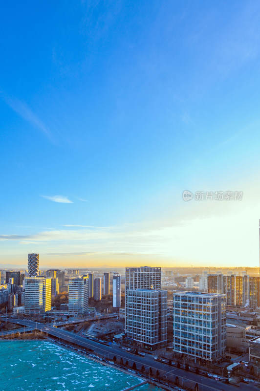 北京城市天际线日出全景图