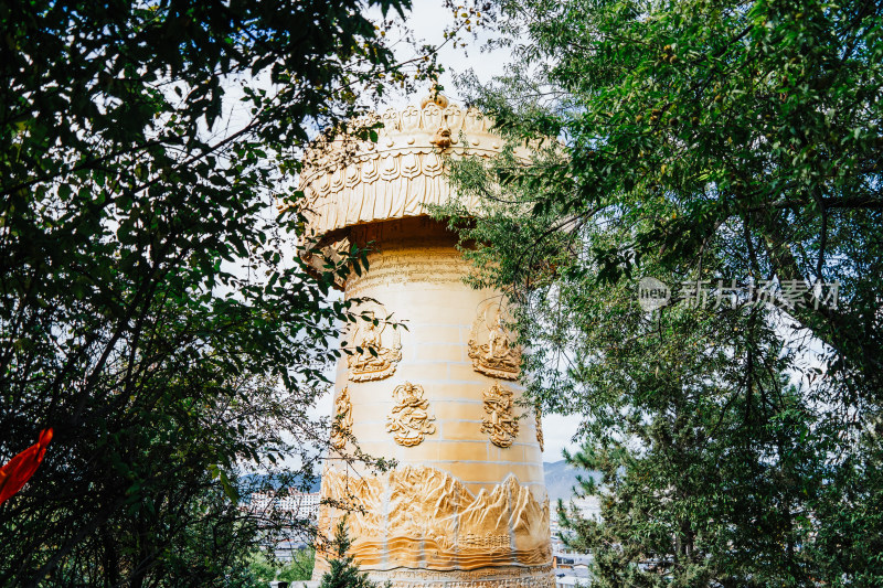 迪庆藏族自治州独克宗古城大佛寺转经筒