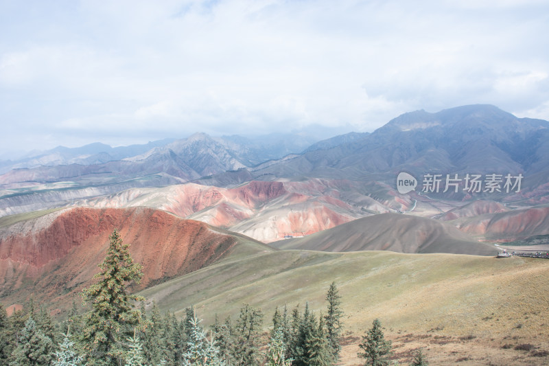 青海海北祁连山卓尔山丹霞地貌自然风光